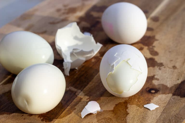 Kogte æg, hvor skall nemt går af