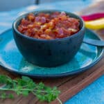 Kogt salsa med peberfrugt, chili og oregano