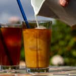Koldbrygget iskaffe med og uden mælk