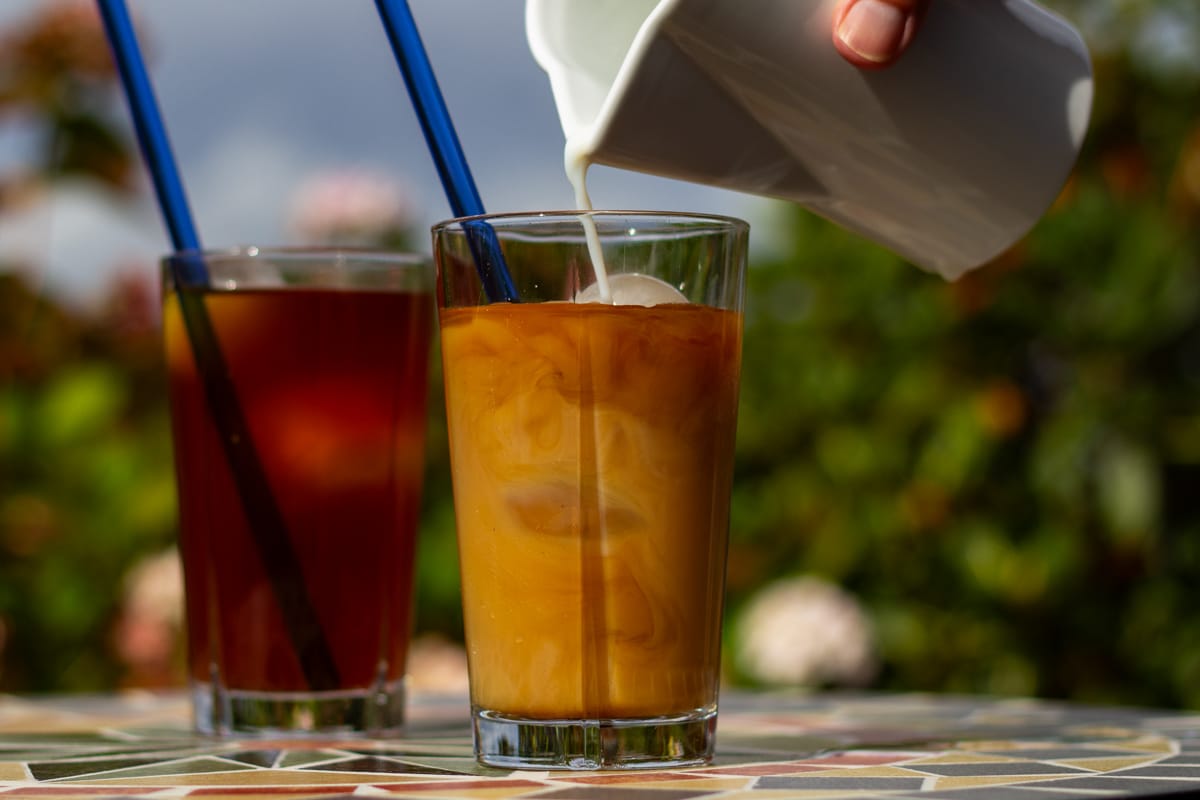 Koldbrygget iskaffe med og uden mælk
