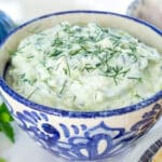 Tzatziki med græsk yoghurt, citron, mynte og hvidløg