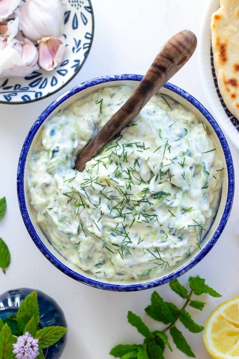 Tzatziki med agurk, citron, dil og mynte