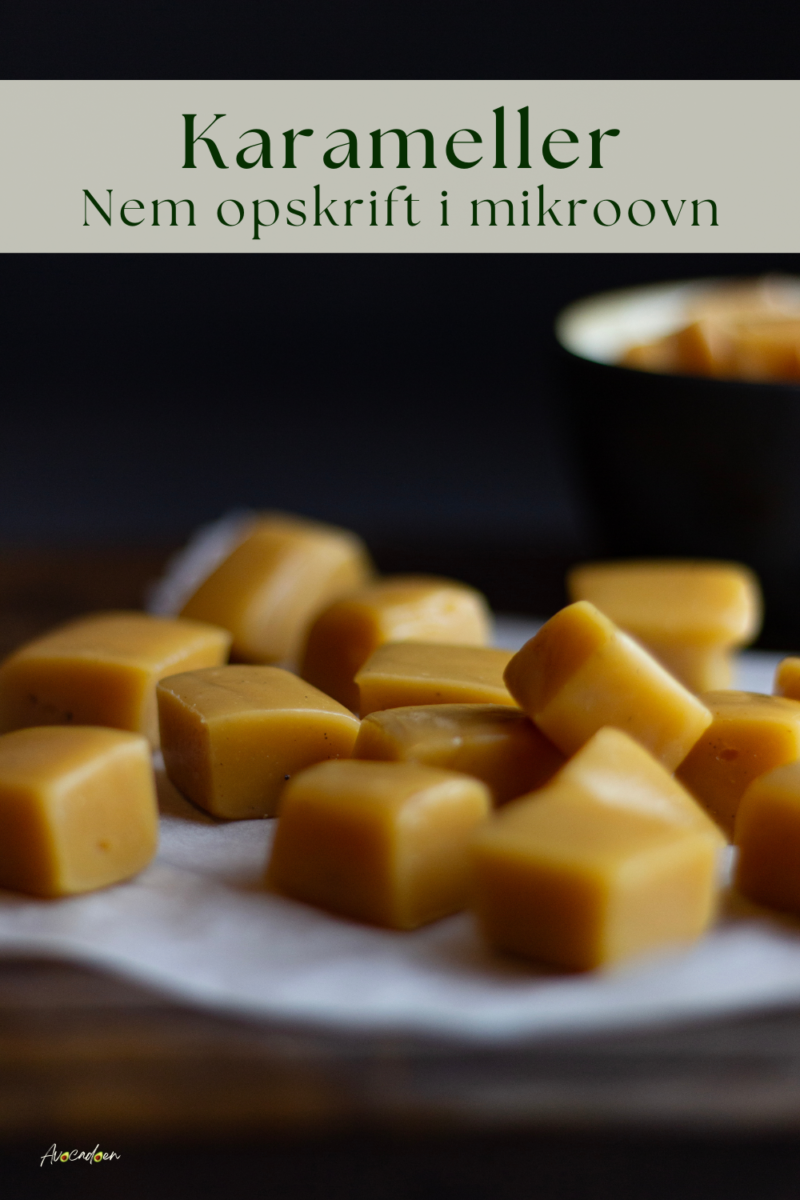 Karameller kogt i mikroovn skåret i tern på et bræt