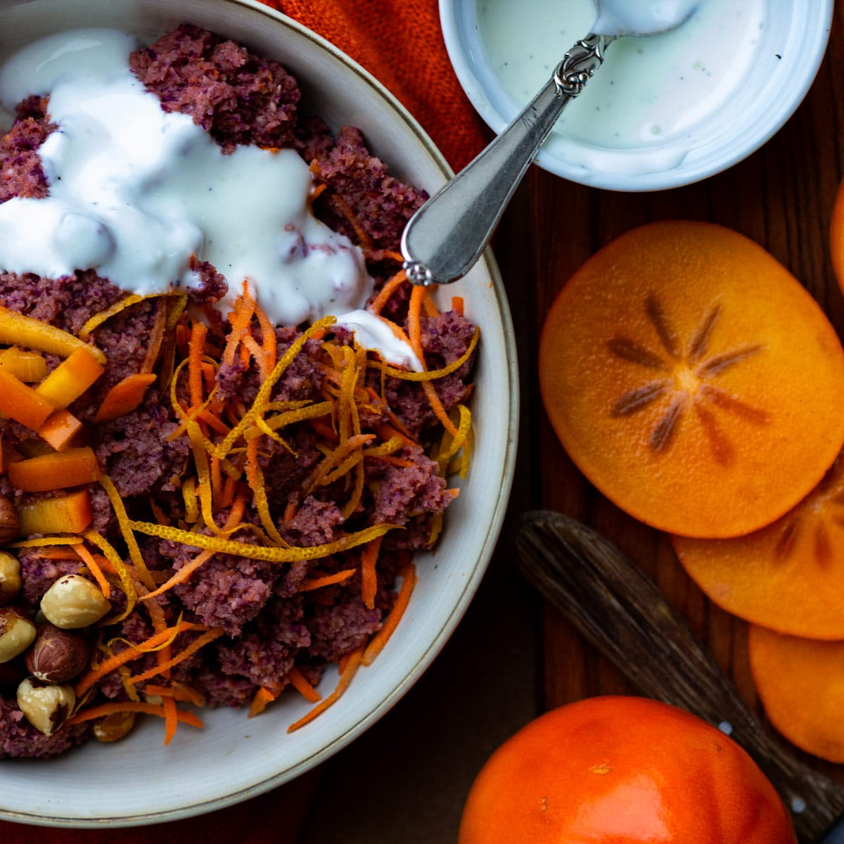 Energigrød med kanel og kakifrugt