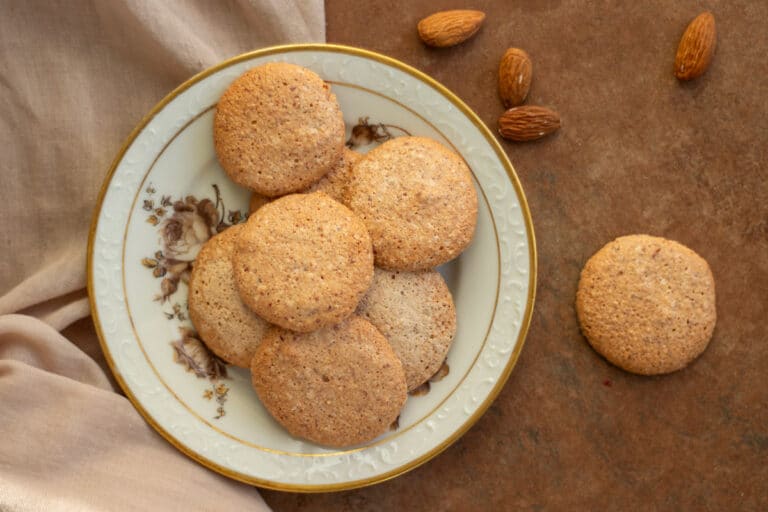 Sprøde luftige makroner med mandler