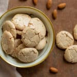 Sprøde luftige makroner med mandler