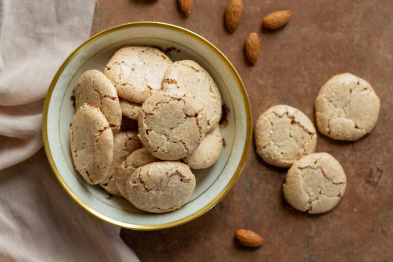 Sprøde luftige makroner med mandler