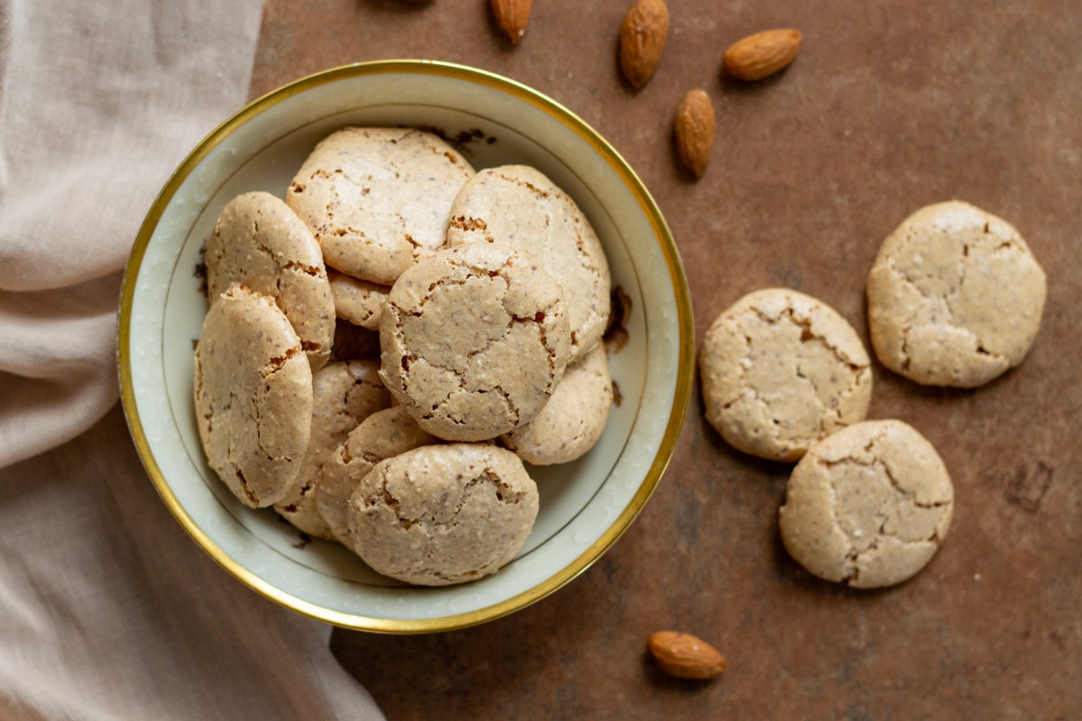 Sprøde luftige makroner med mandler